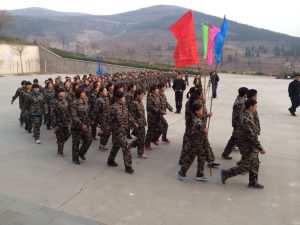 仁和中方助力章丘健民連鎖大藥房管理干部軍事拓展訓(xùn)練營